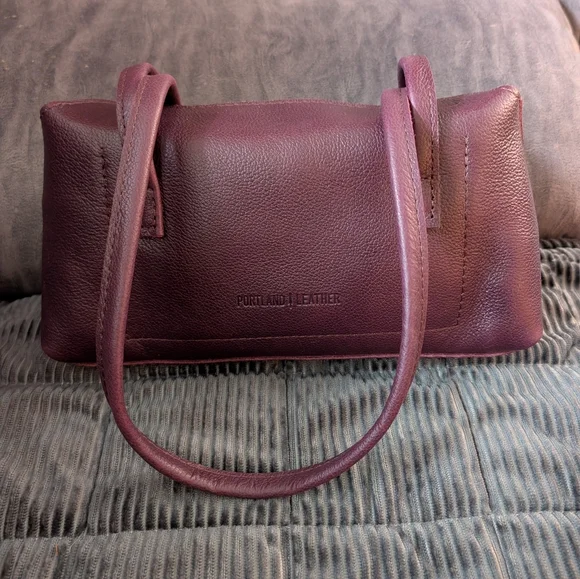 Portland Leather Amelie Shoulder Bag in Plum Brand New - Picture 2 of 8